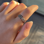 🔥90% OFF Flash Sale:The Serenity Spinner: Elegant Anxiety Relief Ring